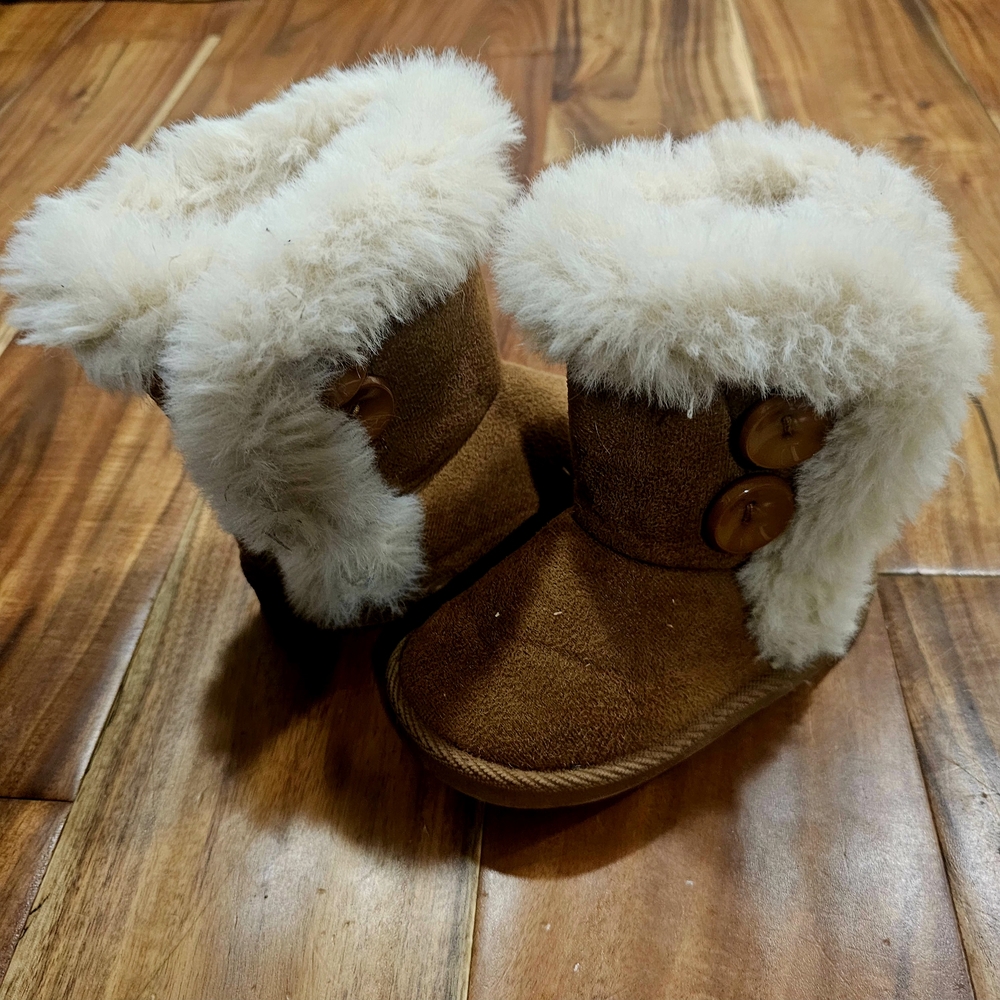 Cozy Brown Fur-Lined Baby Boots